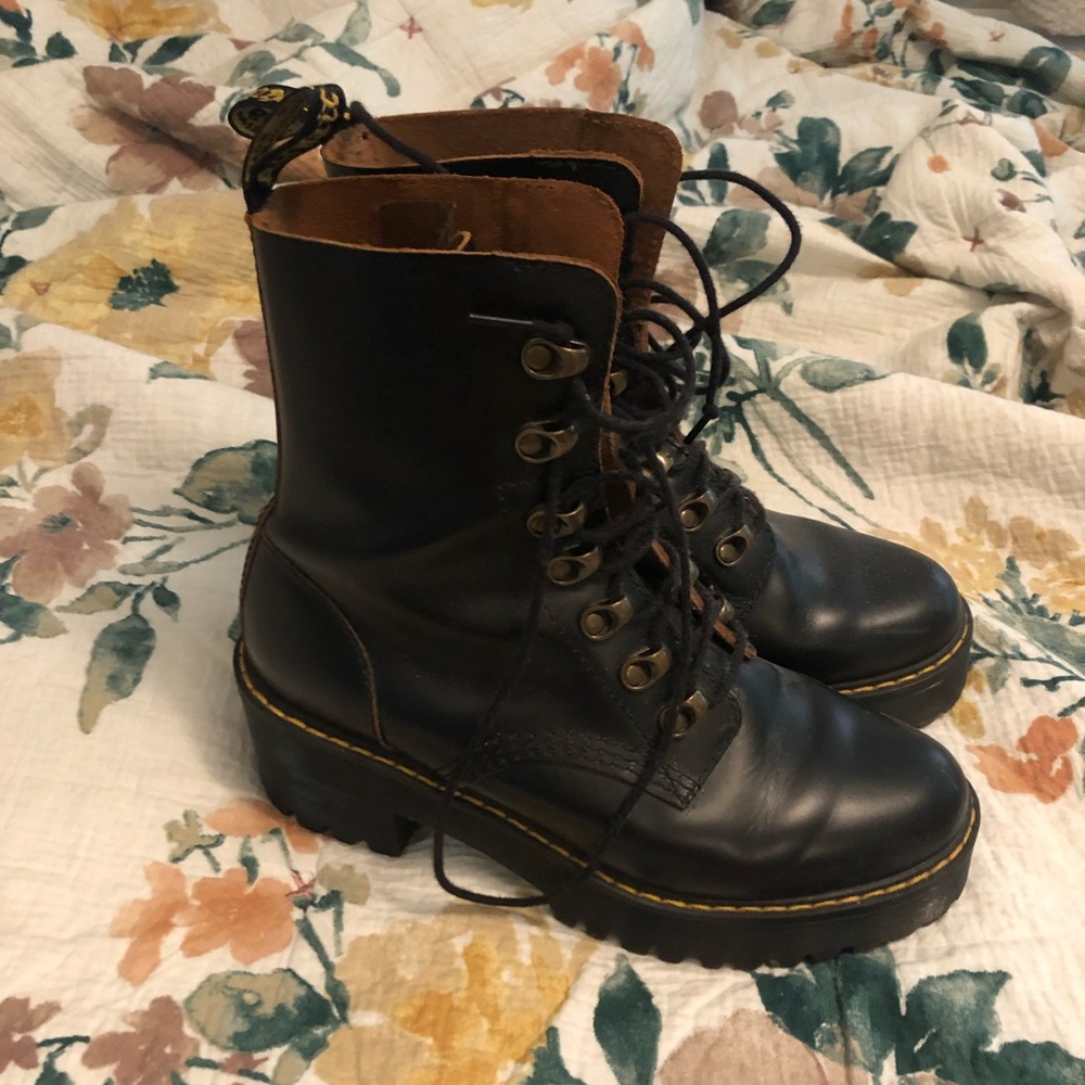 dr marten leona boots